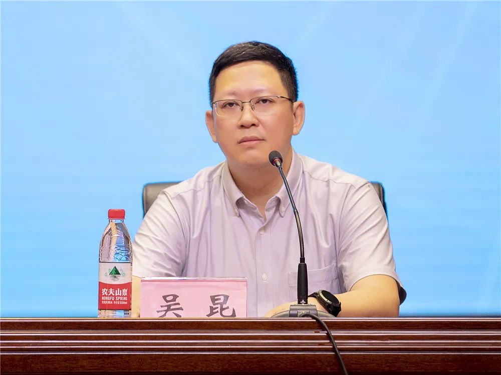 广西建设职业技术学院院长吴昆致欢迎辞