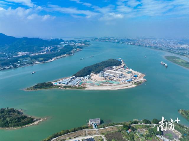 2023年3月29日，佛山顺德，珠三角水资源配置工程鲤鱼洲泵站主泵房封顶。